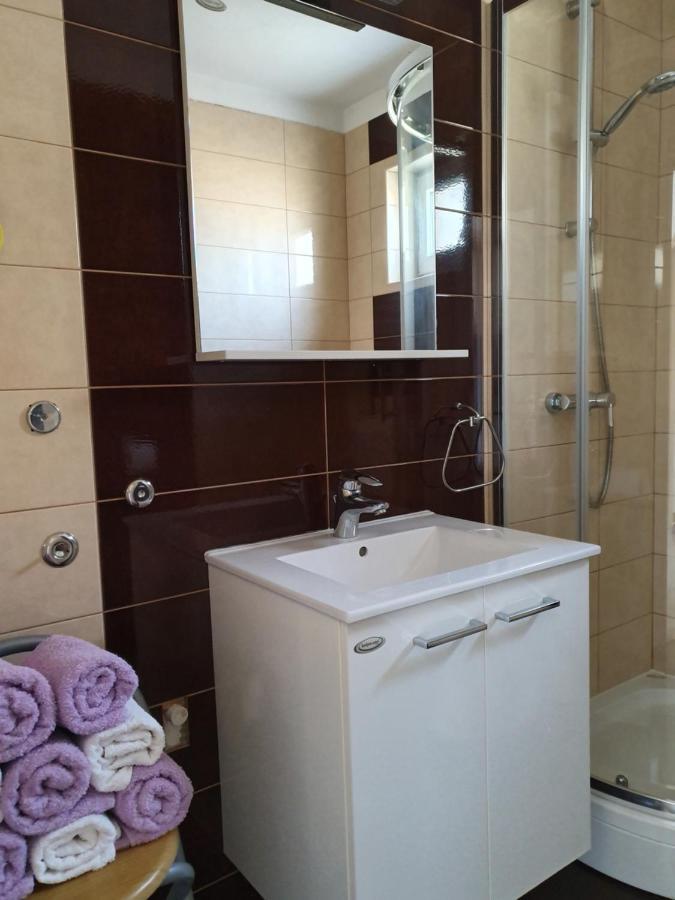 Lavender Apartments Drage Luaran gambar