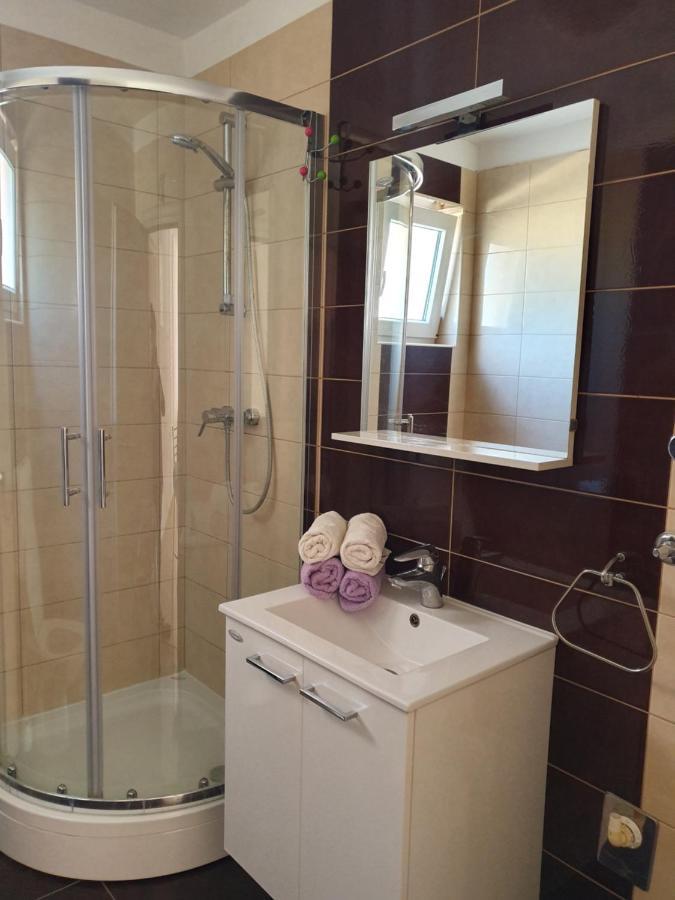 Lavender Apartments Drage Luaran gambar