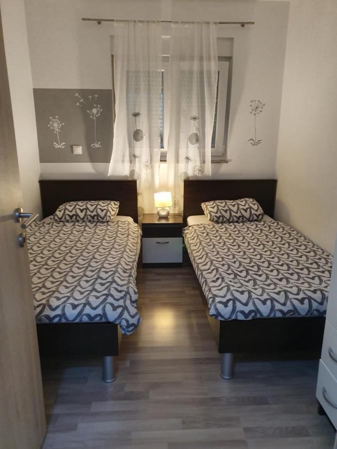Lavender Apartments Drage Luaran gambar