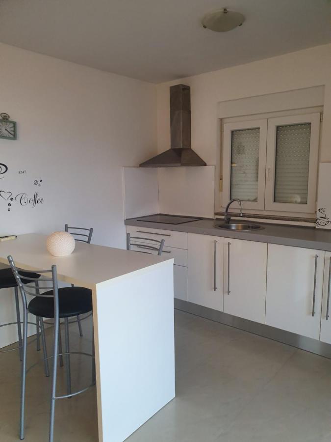 Lavender Apartments Drage Luaran gambar